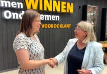 Verpakkingsvrouw Nederland neemt titel officieel in ontvangst