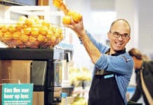 Albert Heijn heeft herbruikbare fles voor zelf geperst sinaasappelsap