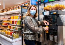 Albert Heijn vraagt ook statiegeld op alle plastic flessen vers sap