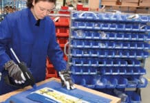 Bühnen slaat nieuwe weg in met hotmelts en applicatietechniek