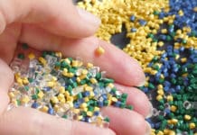 Onderzoekers proberen geur van gerecycled plastic afval te verminderen