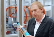 Acceptatie van drinken wijn uit kartonnen flessen duurt jaren