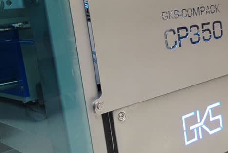 GKS Packaging zal op de Empack in Den Bosch de nieuwe telg in de succesvolle GKS-Compack serie tonen: de CP350. Deze machine is volledig opnieuw ontworpen, heeft de hoogste IP waarde in zijn klasse en is daarmee nog beter geschikt voor toepassing in de voedingsmiddelenindustrie.