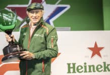 Heineken onthult Trophy gemaakt van gerecyclede flesjes en kratten