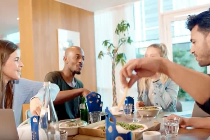 Speciale verpakking houdt friet warm en knapperig tijdens bezorging