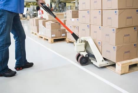 De levensduur en de gemeten milieueffecten laat zien dat de houten pallet 25% minder milieubelastend is dan de kunststof pallet. Dat blijkt uit een Life Cycle Analysis (LCA) van het Nederlands Instituut voor Bouwbiologie en Ecologie (NIBE) in opdracht van de EPV, de brancheorganisatie voor producenten, handelaren en reparateurs van houten verpakkingen.