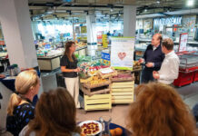 Assortiment biologische producten PLUS groeit met verpakte uien