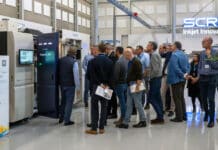 Screen demonstreert innovaties in drukken van farmaceutische bijsluiters