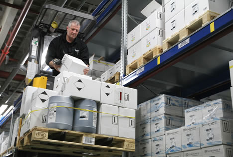 Videojet Technologies Europe levert codeer- en identificatiesystemen inclusief de bijbehorende inkten en reserveonderdelen aan klanten in heel Europa en daarbuiten. Videojet beschikt in De Meern in feite over twee warehouses. In het warehouse van 3.000 vierkante meter pal naast de productie ligt de inkt opgeslagen. In een warehouse van 600 vierkante meter een eindje verderop liggen hoofdzakelijk reserveonderdelen.