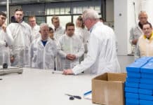 Medewerkers Weststrate bezoeken fabriek van Agilent in Middelburg