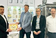 Zwager Techniek feliciteert Prewa op Anuga FoodTec met 40-jarig jubileum